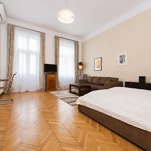 Bed & Breakfast Rosa Linde - Comfort Vienna